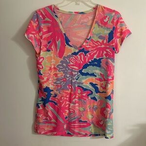 Super cute Lilly Pulitzer top size medium